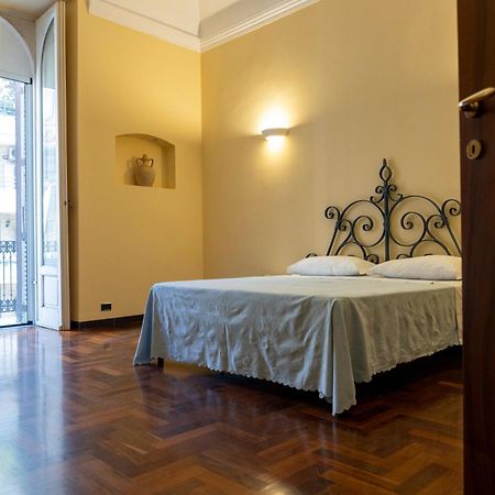 Sulla Via Del Teatro Apartment Bari Luaran gambar